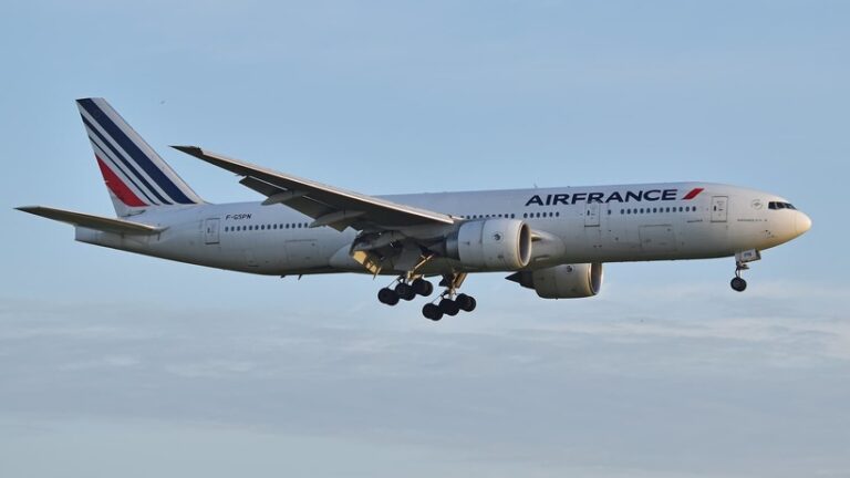 Transport aérien : Air France passe à dix vols par semaine entre Paris et Dakar pour l&rsquo;été