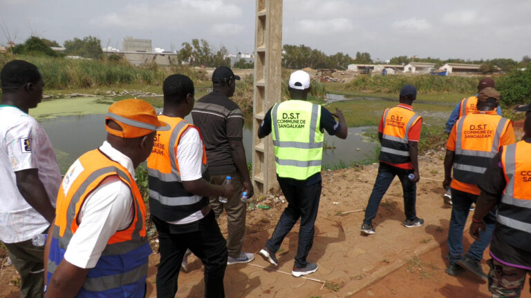 Sangalkam : Alpha Bocar Khouma poursuit sa tournée des zones inondables et rassure les populations