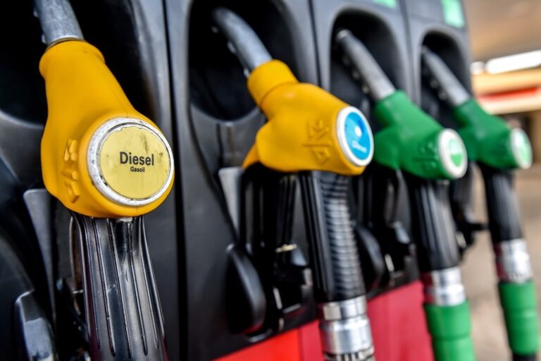 Prix des carburants : le Gouvernement annonce une hausse du supercarburant et du gasoil à partir de ce 15 août
